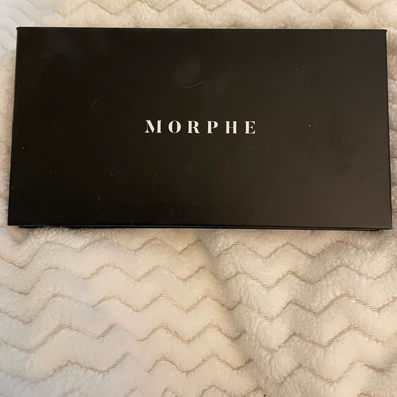 Morphe - 18b Makin Bank eyeshadow palette - Picture 2 of 3